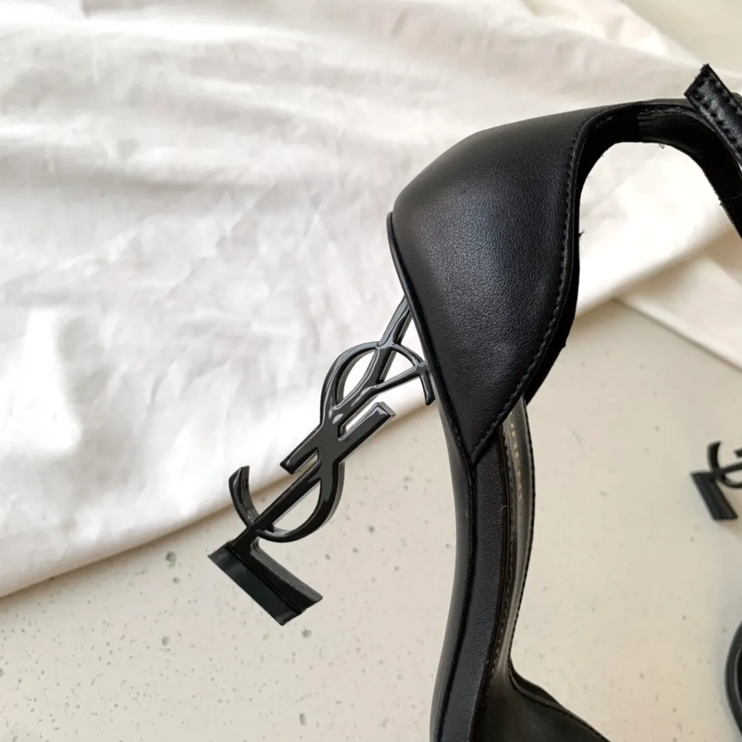 👟👟Ex-factory price 520👟👟 Women's Shoes Women's Clothes Women's Shoes Women's Clothes Women's Shoes Women's Clothes SAINT LAUREN*" Saint Laurent YSL classic one-word heel high-heeled sandals with logo letters. Only YSL understands women's hearts best and does not accept refutation. It is a super invincible feminine artifact and a must-have for women (✅Full-body customization, self-molded toe hardware, perfect consistency) Upper: Customized imported cotton silk weaving/imported calf patent leather Lining: Imported 🐑Sheep leather Sole: Imported genuine leather outsole Heel height: 9cm Color: black lacquer with silver, black with gold Size: 35-39 (full set of packaging)